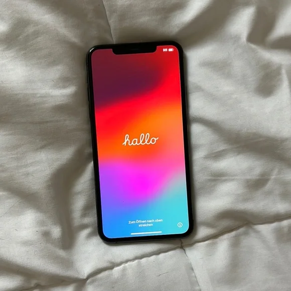 iPhone 11 Pro Max - Picture 1 of 5